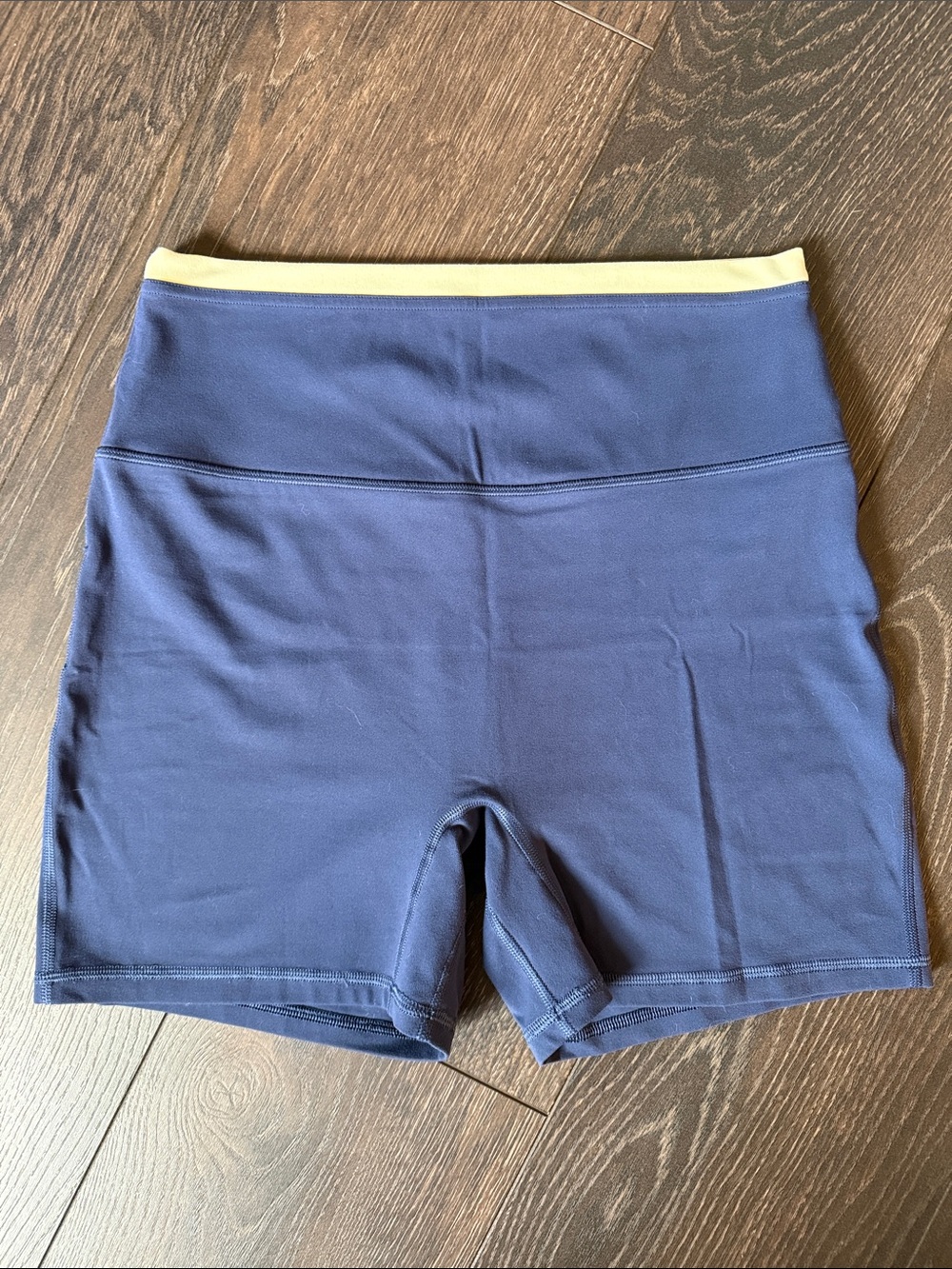 A&F YPB studioFLEX Bike Short in Navy with Yellow